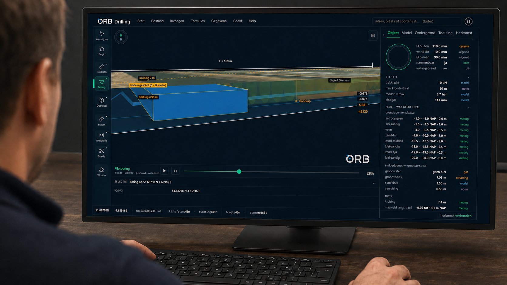 An engineer running a real HDD bore in ORB Drilling on screen